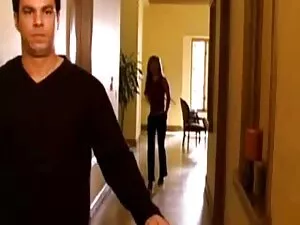 Une jolie jeune lati ...