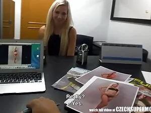 La poilue blonde Yan ...