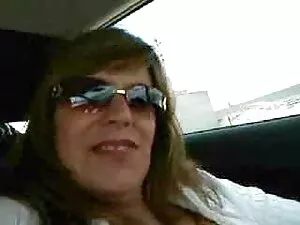 Une fille baise un é ...